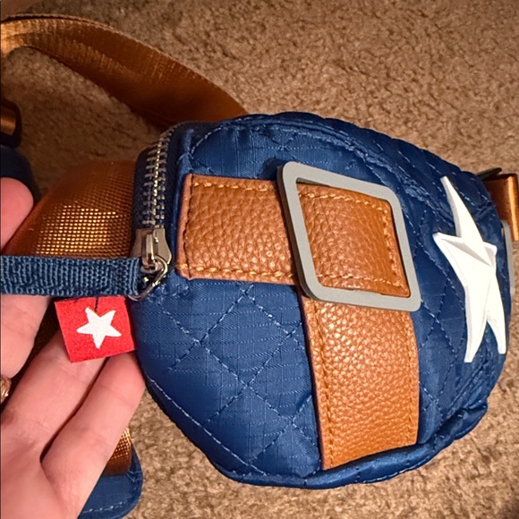 Disney Parks Marvel Captain America The First Avenger Belt Bag/Fanny Pack NWT - Picture 4 of 7